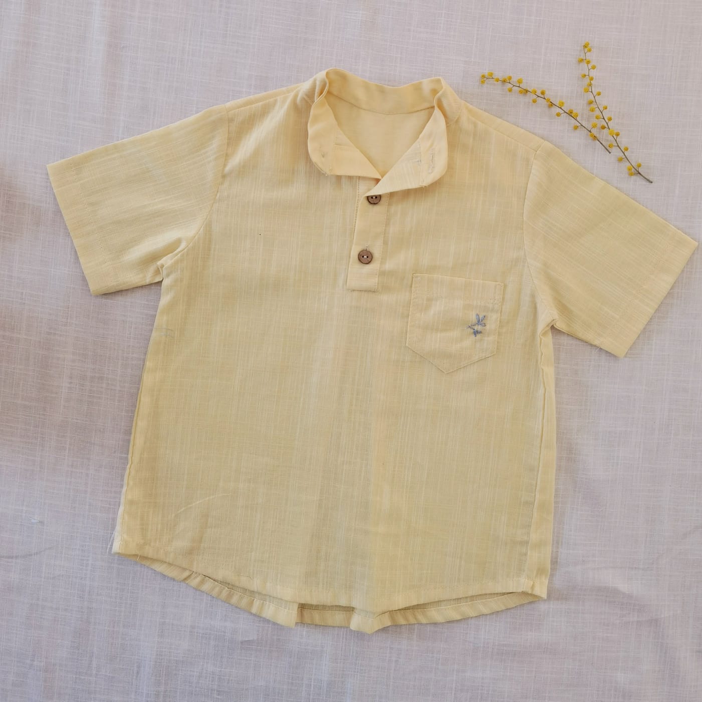 Camisa sales lino amarilla